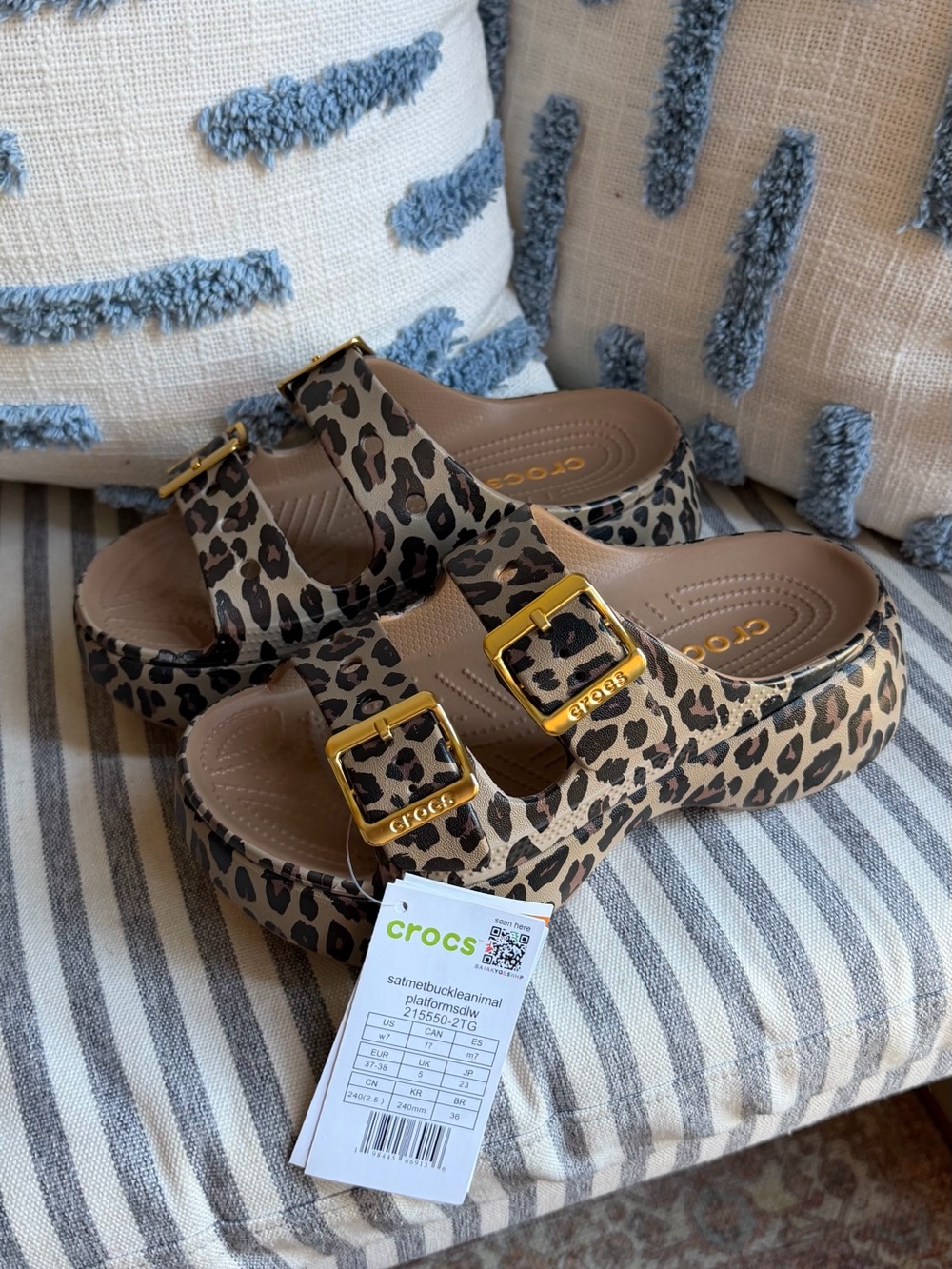 CROCS Kids Leopard Print Dual-Buckle Platform Sandal - Gold Buckles